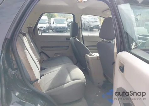 2008 Ford Escape Xls/Xls Manual z USA, uszkodzony, nr VIN 1FMCU02Z58KC22915